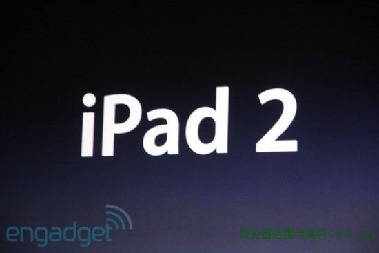 现场大屏幕打出“iPad 2”